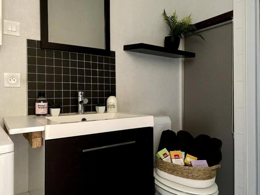 Logis Du Parc By Melrose Apartment Байо Екстериор снимка